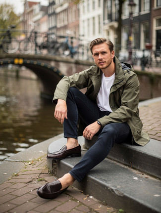 Estilo desportivo-elegante para homem: 7 combinações